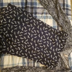 Super cute flowy shirt